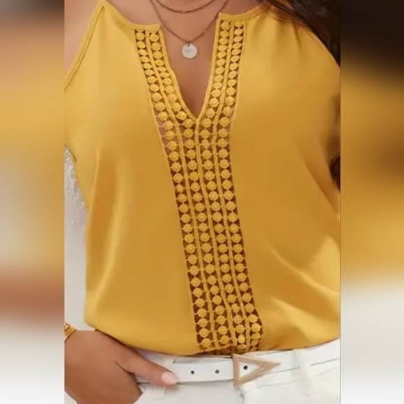 Nwot womens notch neck top - Picture 4 of 6